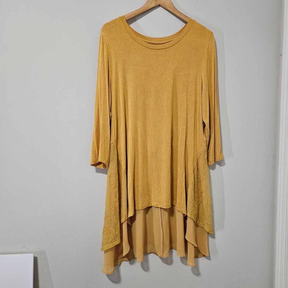 LOGO Lori Goldstein Mustard Yellow Lace Trim Sharkbite Hem Tunic Top Large